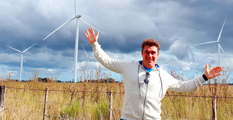 Javier Iguacel en uno de los parques eólicos impulsados por el macrismo