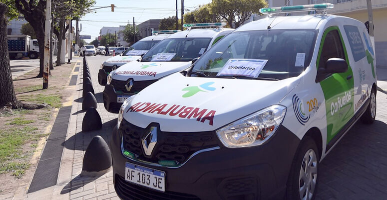 Parte de las nuevas ambulancias entregadas por Nación.