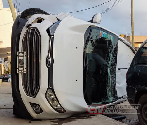 Accidente frente a Plaza Belgrano Ford Ecosport