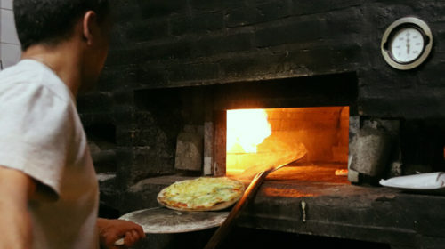 14 comercios participaron de la primera edición de “La Noche de las Pizzerías” en Cañuelas