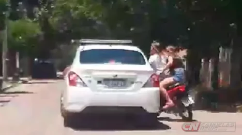 Video. Imprudencia por 3: Una moto choca a un móvil de tránsito municipal