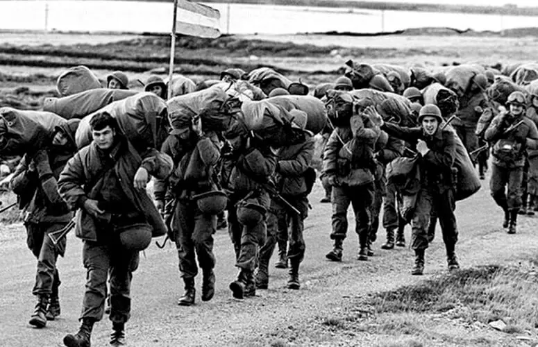 Soldados Argentinos en las Islas Malvinas