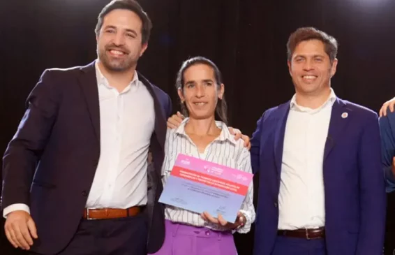 La Dra. Gisela Ortiz recibió el premio entregado por el Gobernador de la Provincia Axel Kicillof